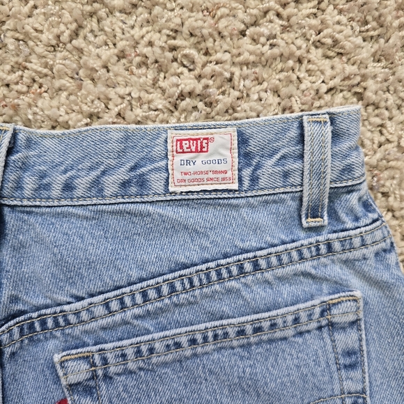 Vintage Levi's 519 Women's Light Wash Blue Denim Cutoff Shorts - Picture 2 of 14